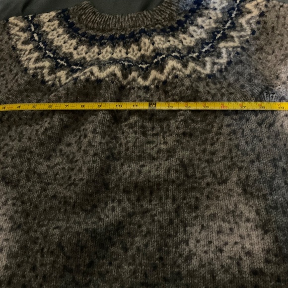 BRAND BY TAMMARA  SWEATER Hand Knitted - Picture 3 of 8